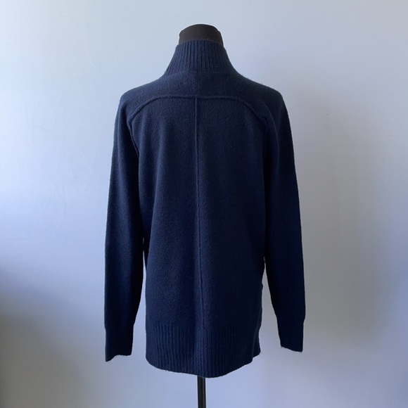 Loft sweater 🦋Navy🦋 - Picture 4 of 7